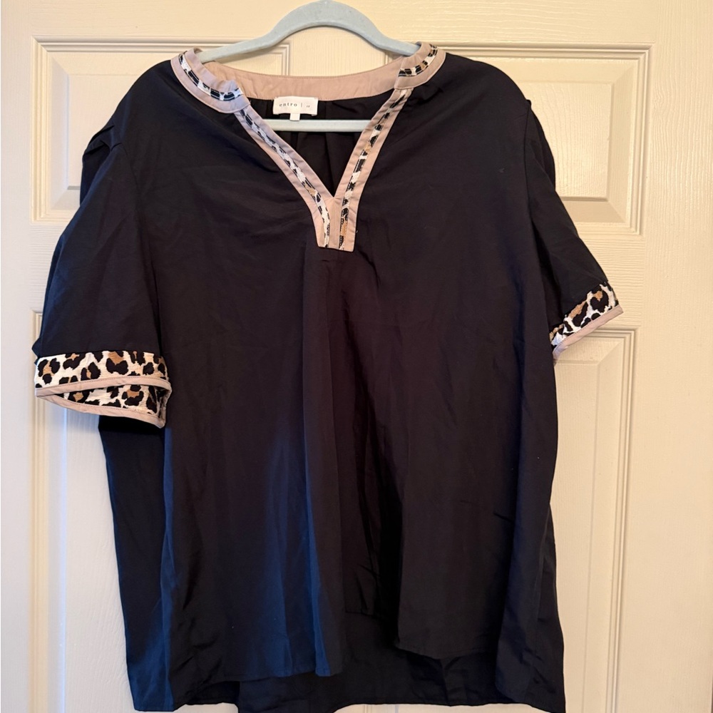 entro Black Short-Sleeve Tunic with Leopard-Trim Accents - Picture 7 of 7